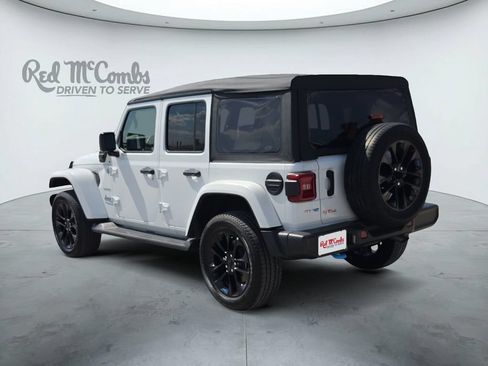 Used 2022 Jeep Wrangler Unlimited Sahara AWD/4WD image 3