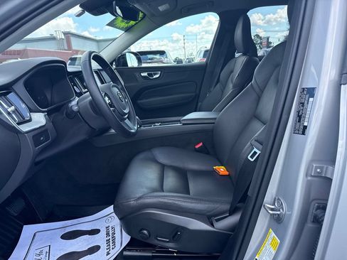 Used 2025 Volvo XC60 B5 Plus AWD/4WD image 19