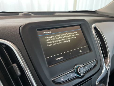 Used 2019 Chevrolet Equinox LS FWD image 11