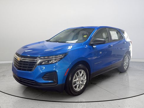 Certified 2024 Chevrolet Equinox LS w/ Driver Confidence II Package FWD image 5