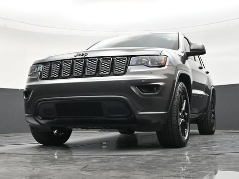 Used 2019 Jeep Grand Cherokee Altitude RWD image 27