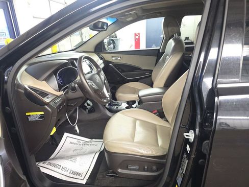 Used 2017 Hyundai Santa Fe Limited image 7