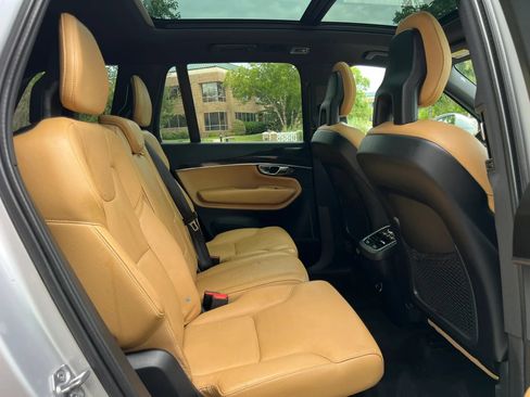 Used 2017 Volvo XC90 T6 Momentum w/ Vision Package AWD/4WD image 19