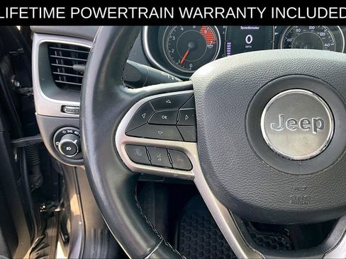 Used 2019 Jeep Cherokee Latitude Plus w/ Cold Weather Group image 18