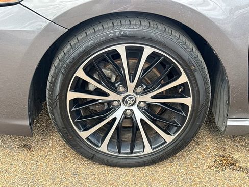 Used 2020 Toyota Camry SE image 22