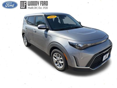Used 2025 Kia Soul LX w/ LX Technology Package FWD image 6