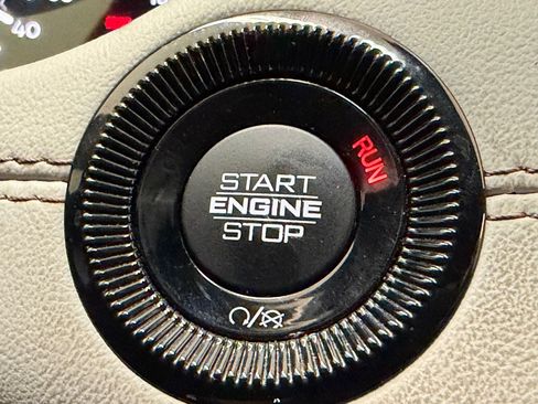 Used 2023 Jeep Compass Limited AWD/4WD image 17