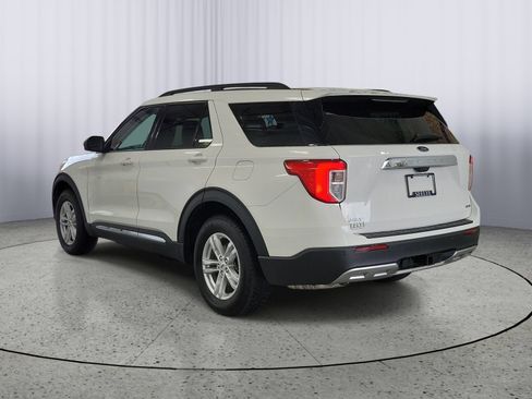 Certified 2020 Ford Explorer XLT w/ Equipment Group 202A AWD/4WD image 3