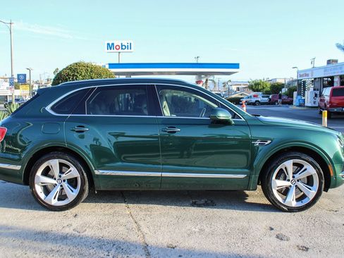 Used 2019 Bentley Bentayga AWD/4WD image 7