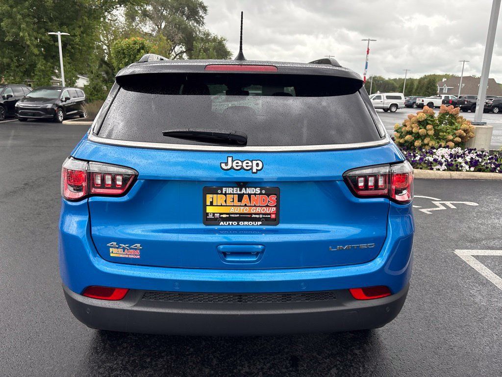 Used 2025 Jeep Compass Limited AWD/4WD image 4