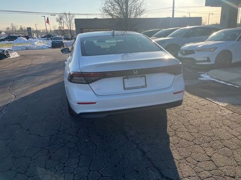 Used 2023 Honda Accord EX image 10