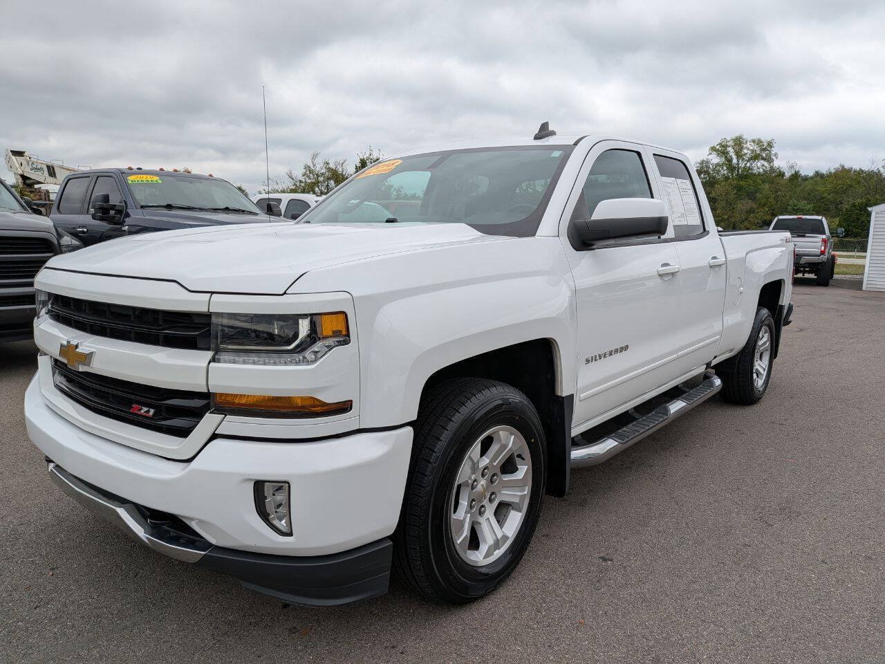 Used 2018 Chevrolet Silverado 1500 LT w/ All Star Edition AWD/4WD image 4