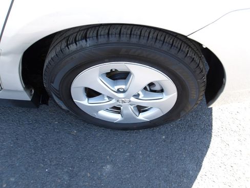 Used 2010 Toyota Prius Three image 22