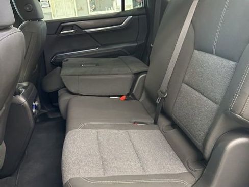 Used 2025 GMC Acadia Elevation image 41