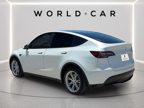 Used 2023 Tesla Model Y Long Range AWD/4WD image 5