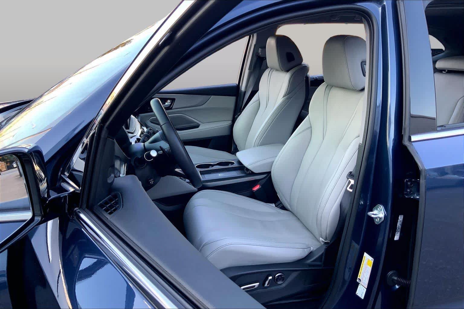 Used 2025 Acura MDX w/ Technology Package AWD/4WD image 8