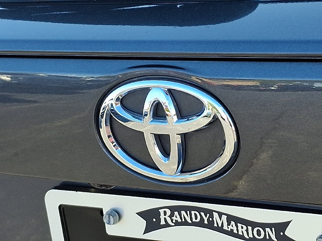 Used 2022 Toyota RAV4 LE FWD image 30