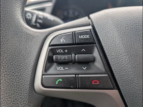 Used 2017 Hyundai Elantra SE FWD image 13