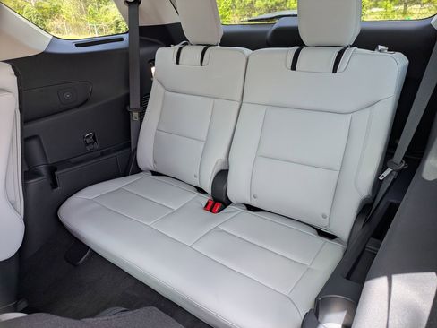 New 2026 Ford Explorer Platinum image 29