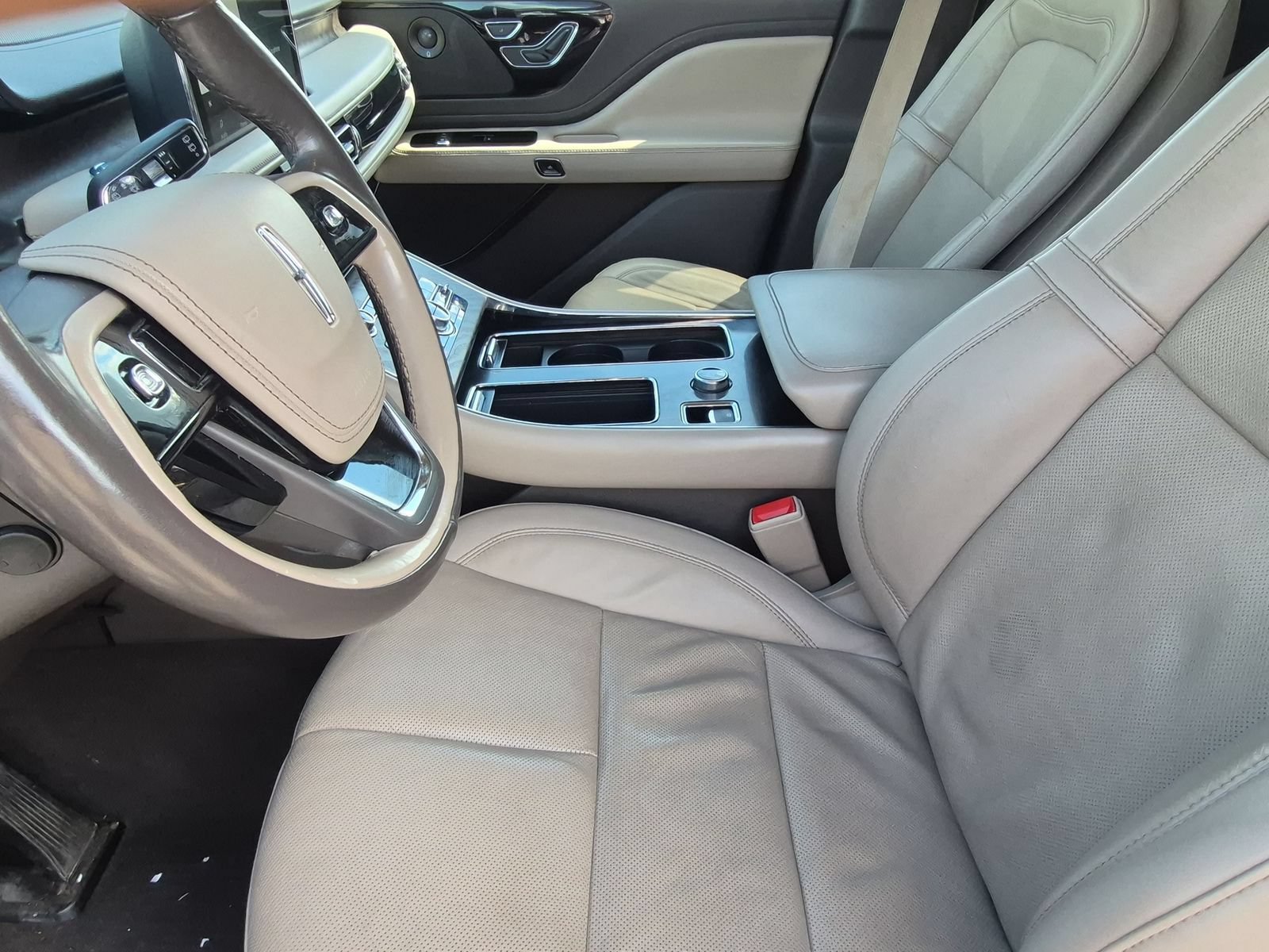 Used 2021 Lincoln Aviator Reserve w/ Equipment Group 201A AWD/4WD image 16