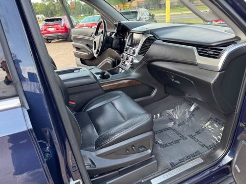 Used 2019 Chevrolet Tahoe LT w/ Luxury Package AWD/4WD image 31