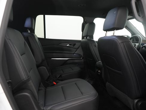 Used 2026 Chevrolet Traverse LT AWD/4WD image 14