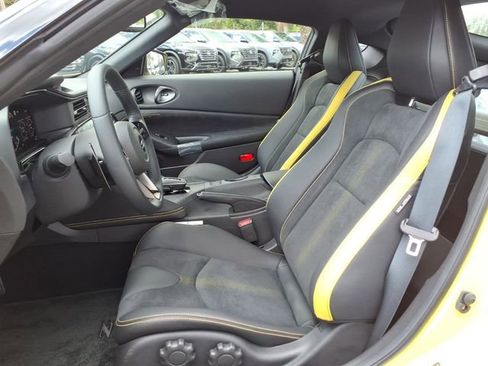 Used 2023 Nissan Z w/ Floor Mat Package (L93) RWD image 7