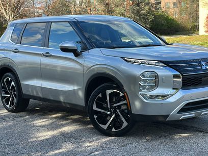 Used 2024 Mitsubishi Outlander SE