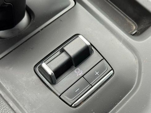 Used 2023 GMC Sierra 1500 AT4 w/ Technology Package image 17