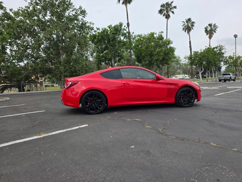 Used 2013 Hyundai Genesis 3.8 RWD image 8