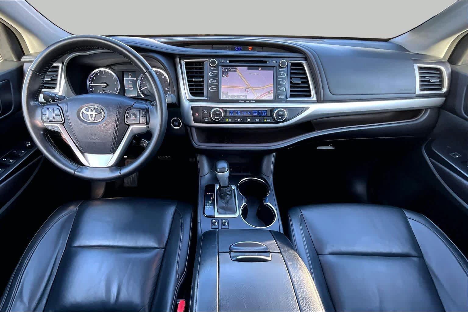 Used 2016 Toyota Highlander XLE FWD image 14
