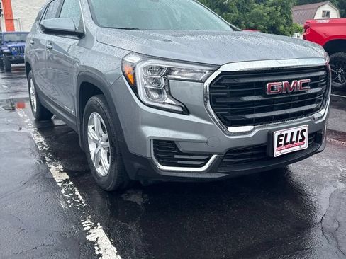 Used 2023 GMC Terrain SLE w/ Driver Convenience Package AWD/4WD image 2
