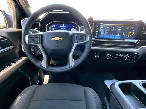 Used 2024 Chevrolet Silverado 1500 LT AWD/4WD image 6