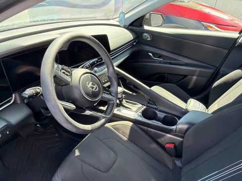 Used 2024 Hyundai Elantra Blue FWD image 5