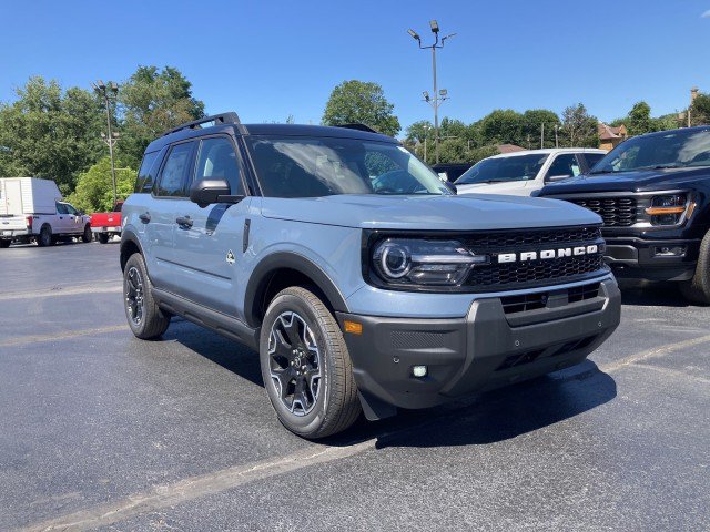 New 2026 Ford Bronco Sport Outer Banks w/ Outer Banks Tech Package+ AWD/4WD image 2
