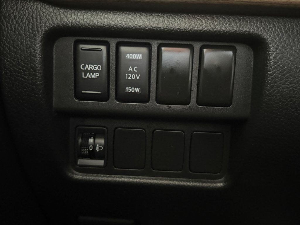 Used 2021 Nissan Titan SL w/ Moonroof Package AWD/4WD image 26
