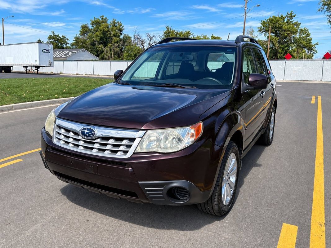 Used 2013 Subaru Forester 2.5X Premium w/ Popular Pkg 1 AWD/4WD image 1