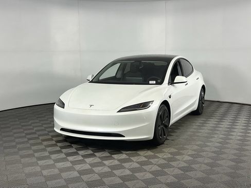 Used 2025 Tesla Model 3 Long Range image 3