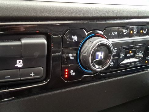 Certified 2023 Chevrolet Silverado 1500 High Country w/ High Country Premium Package image 24