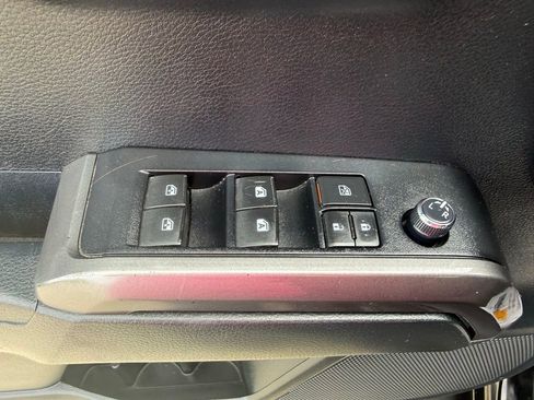 Used 2016 Toyota Tacoma TRD Sport w/ Premium & Technology Package image 23