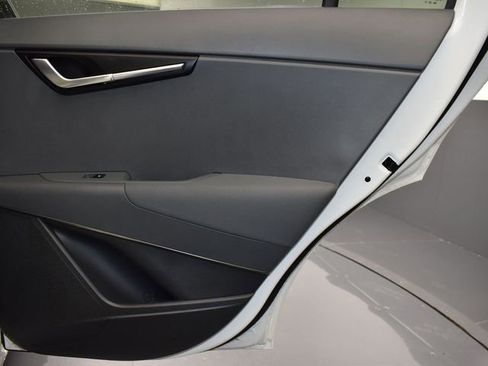 Used 2025 Kia Niro EX image 14