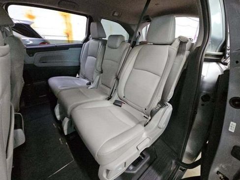Used 2023 Honda Odyssey Touring image 3