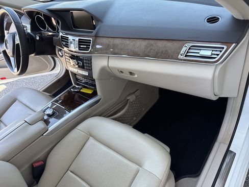 Used 2014 Mercedes-Benz E 250 BlueTEC Sedan image 16