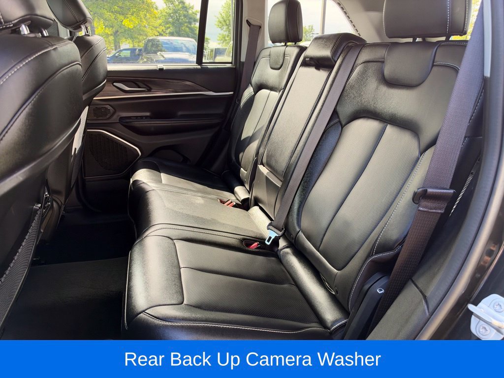 Used 2023 Jeep Grand Cherokee 30th Anniversary AWD/4WD image 18