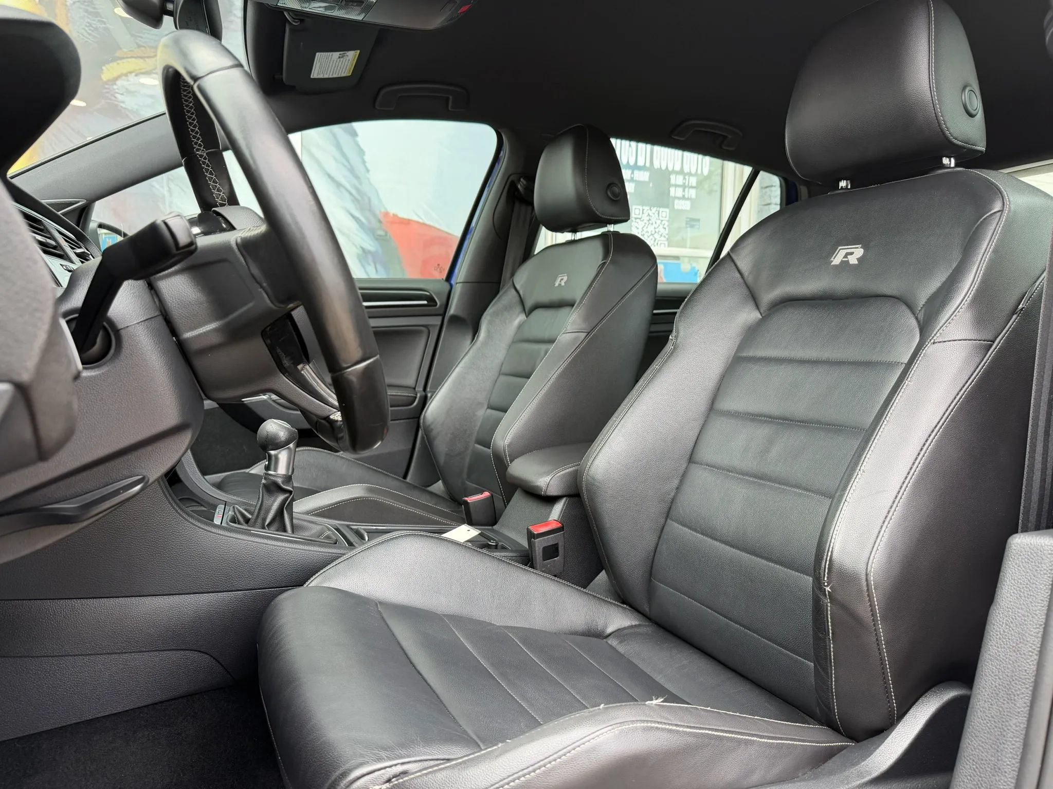 Used 2017 Volkswagen Golf R 4-Door AWD/4WD image 10