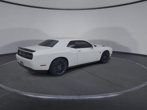 Used 2022 Dodge Challenger R/T Scat Pack w/ Plus Package RWD image 17