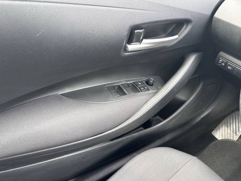 Used 2021 Toyota Corolla LE FWD image 37