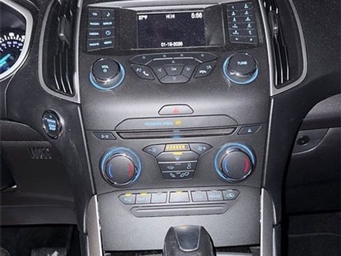 Used 2017 Ford Edge SEL image 7