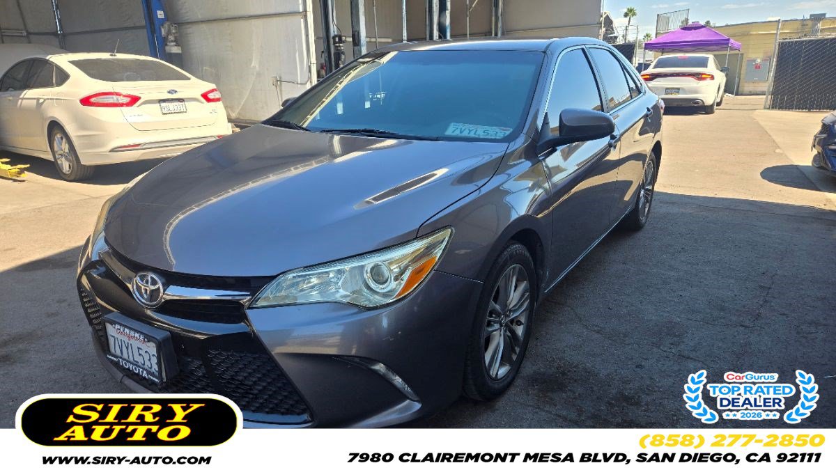 Used 2017 Toyota Camry SE FWD image 1