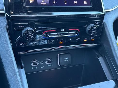 New 2025 Jeep Grand Cherokee Laredo X image 19